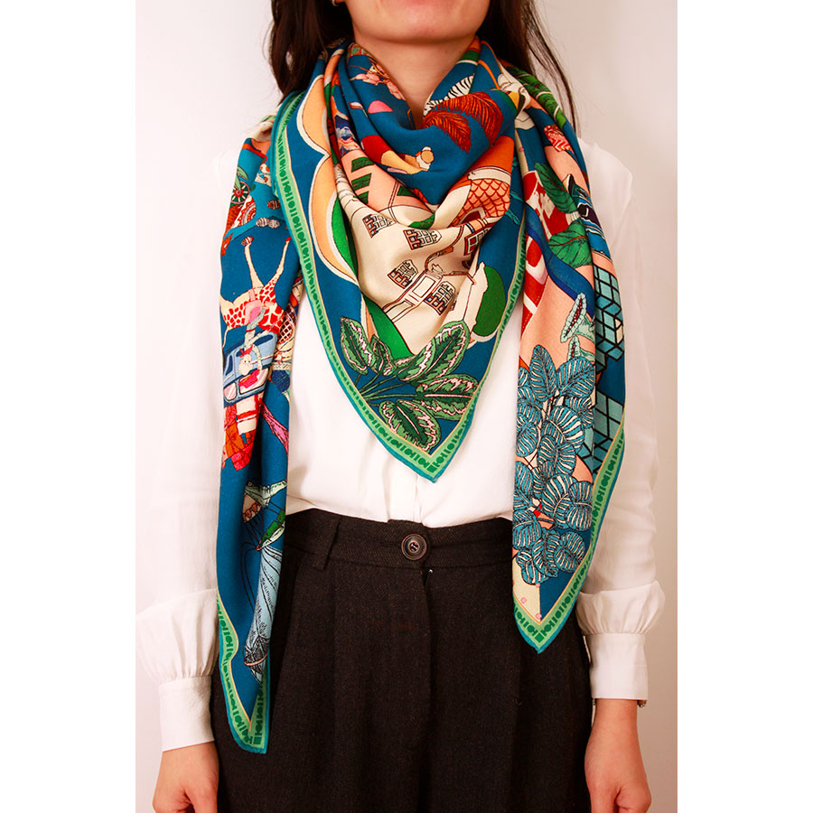 Carré en laine et soie - Elsa gâteaux fous bleu