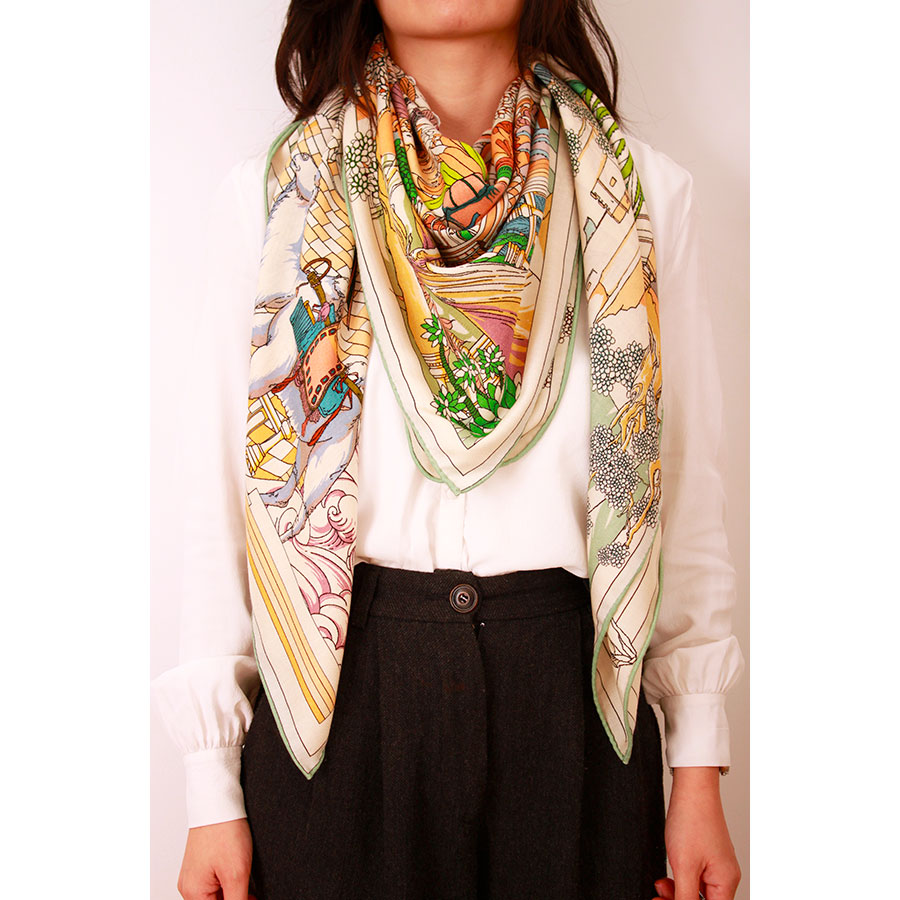 Carré en laine et soie - La route de la soie